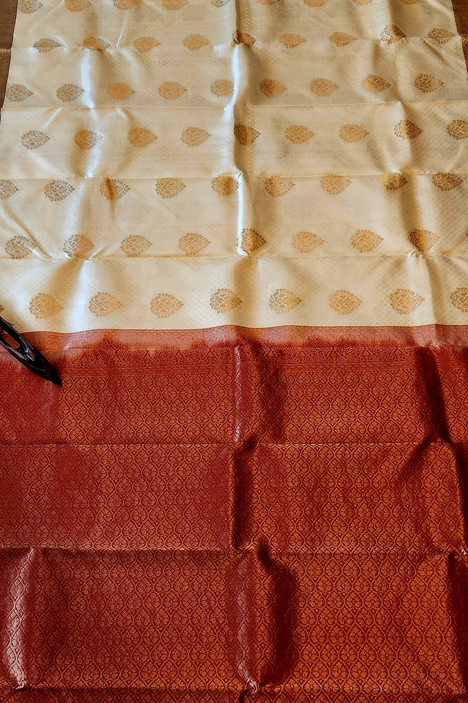 INIYA - Handwoven Pure Kanjivaram Silk Saree