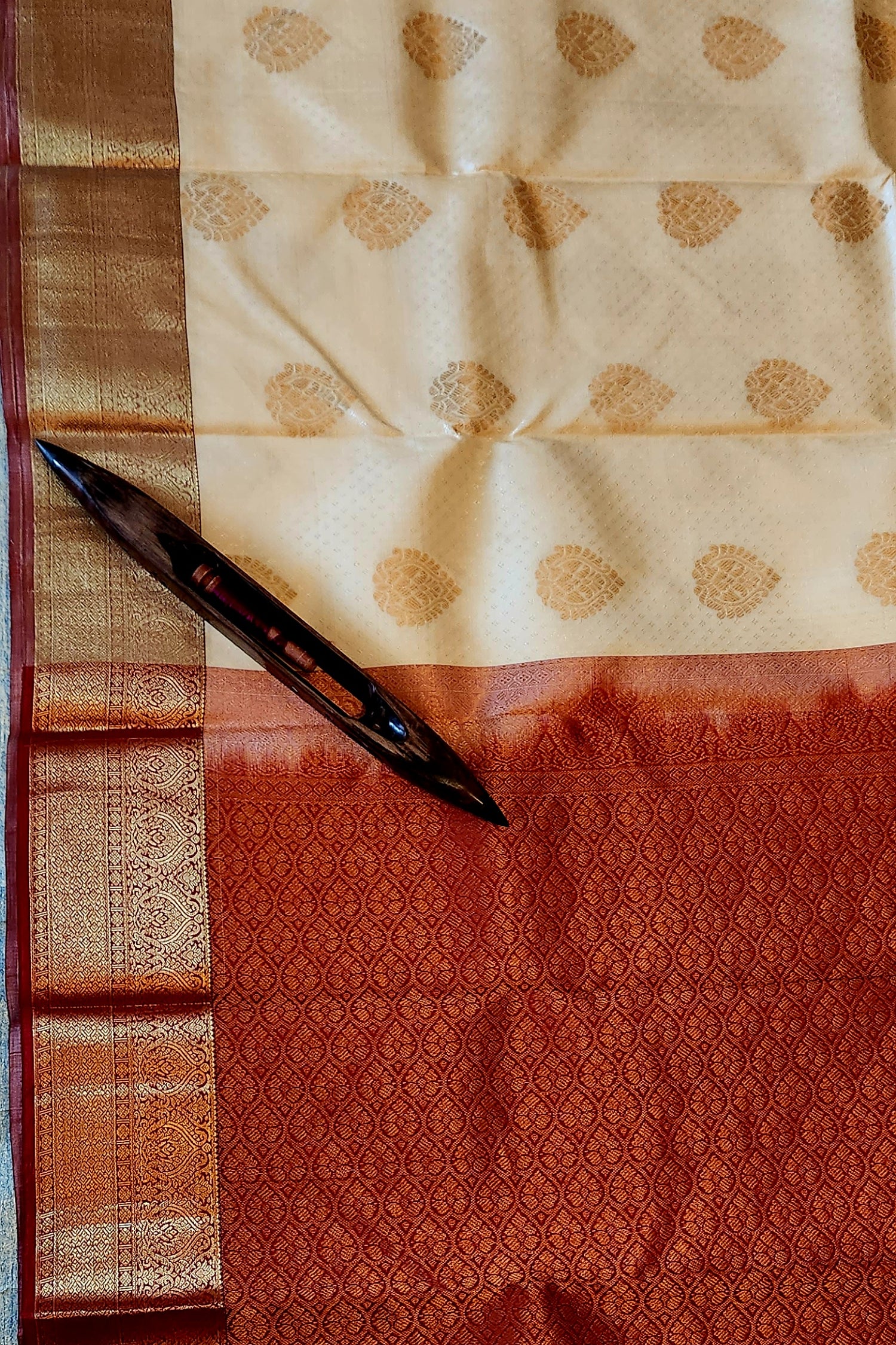INIYA - Handwoven Pure Kanjivaram Silk Saree
