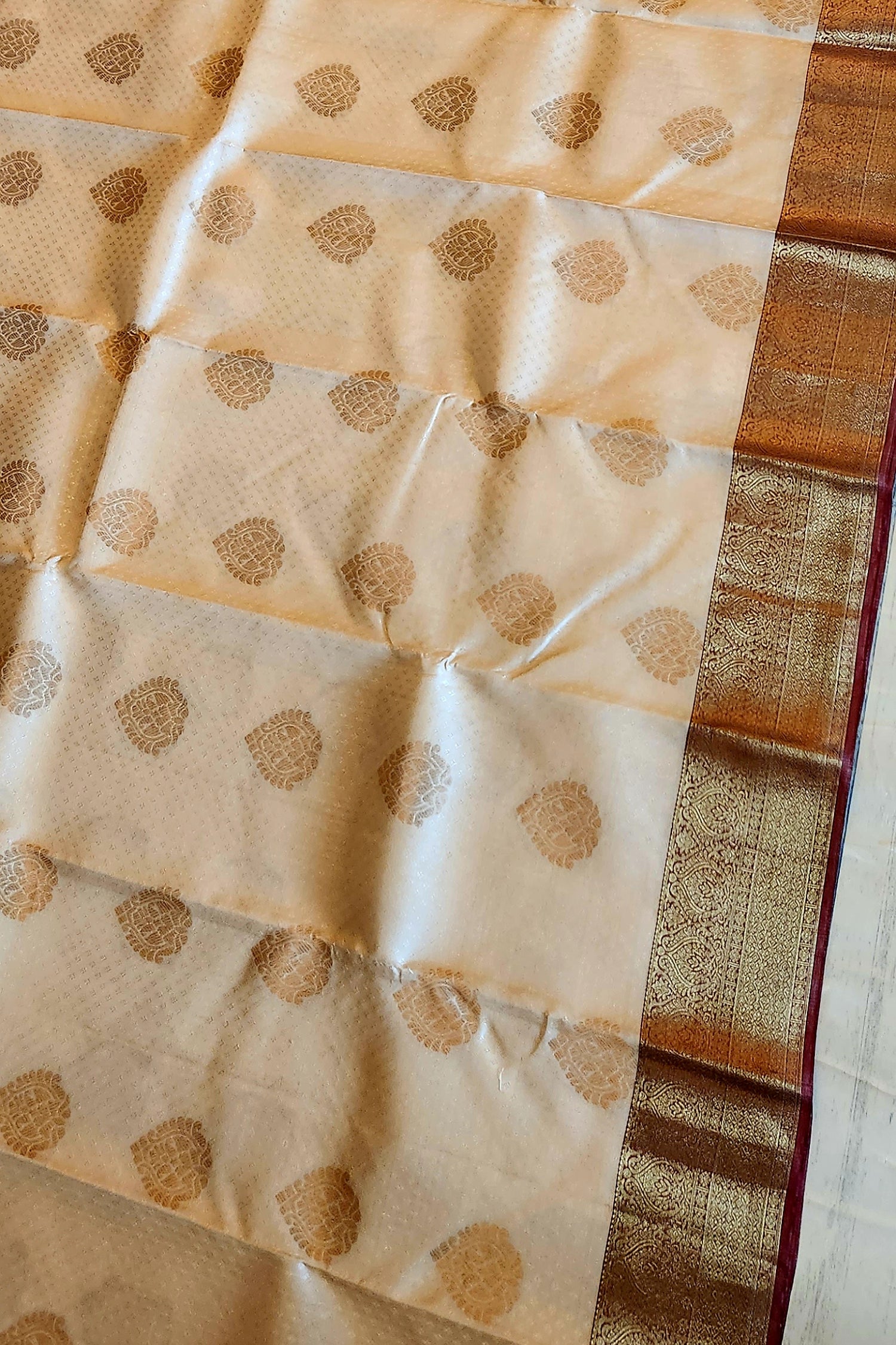 INIYA - Handwoven Pure Kanjivaram Silk Saree