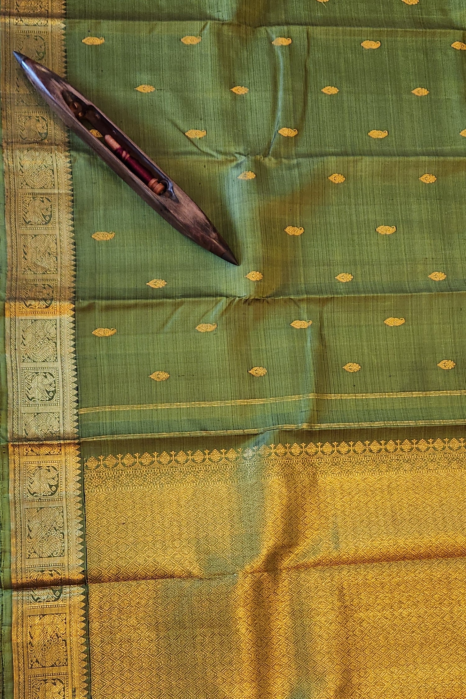 VIYA - Handwoven Pure Kanjivaram Silk Saree