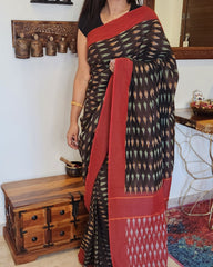 Under-a-Minute Saree (Black-Maroon)