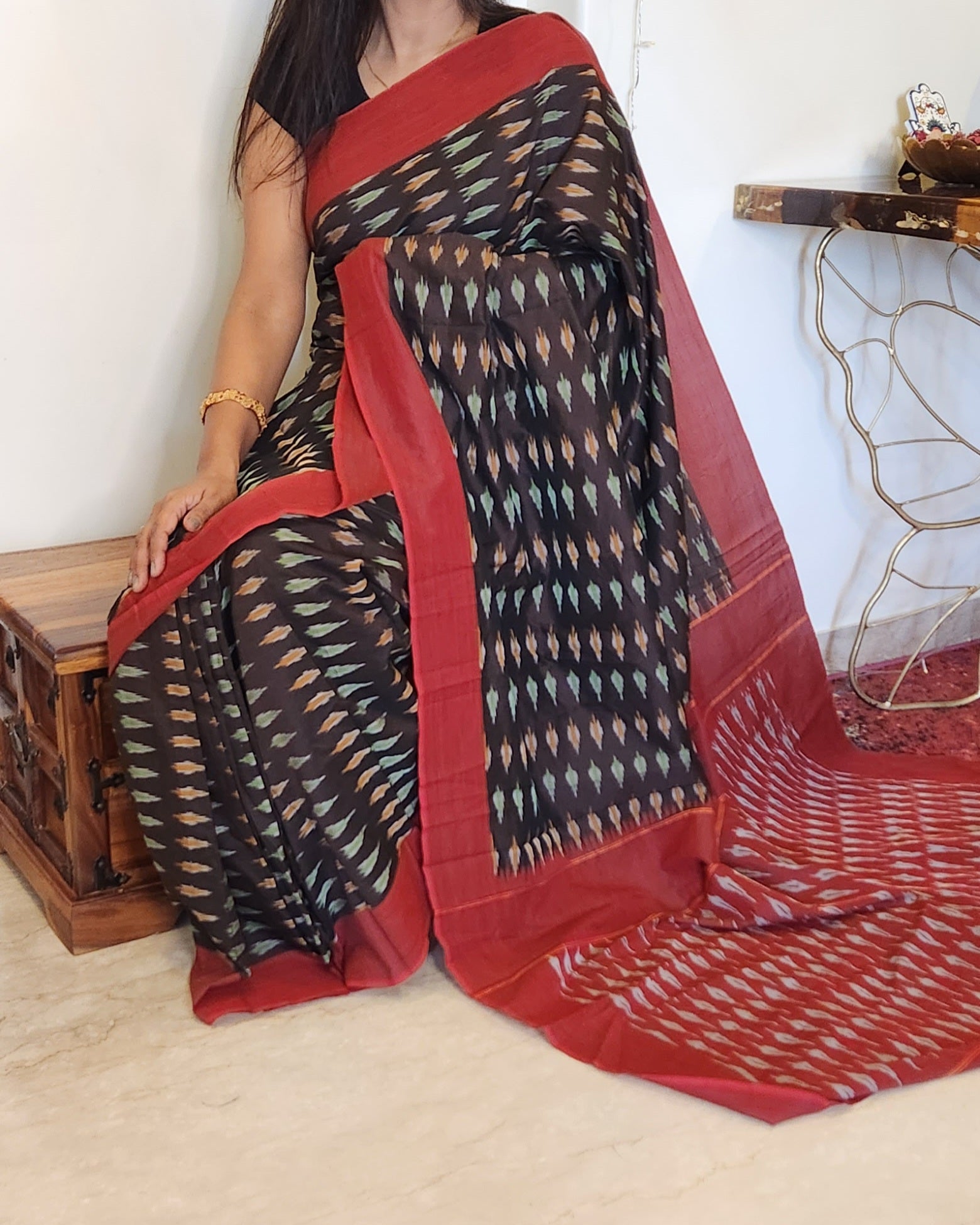Under-a-Minute Saree (Black-Maroon)