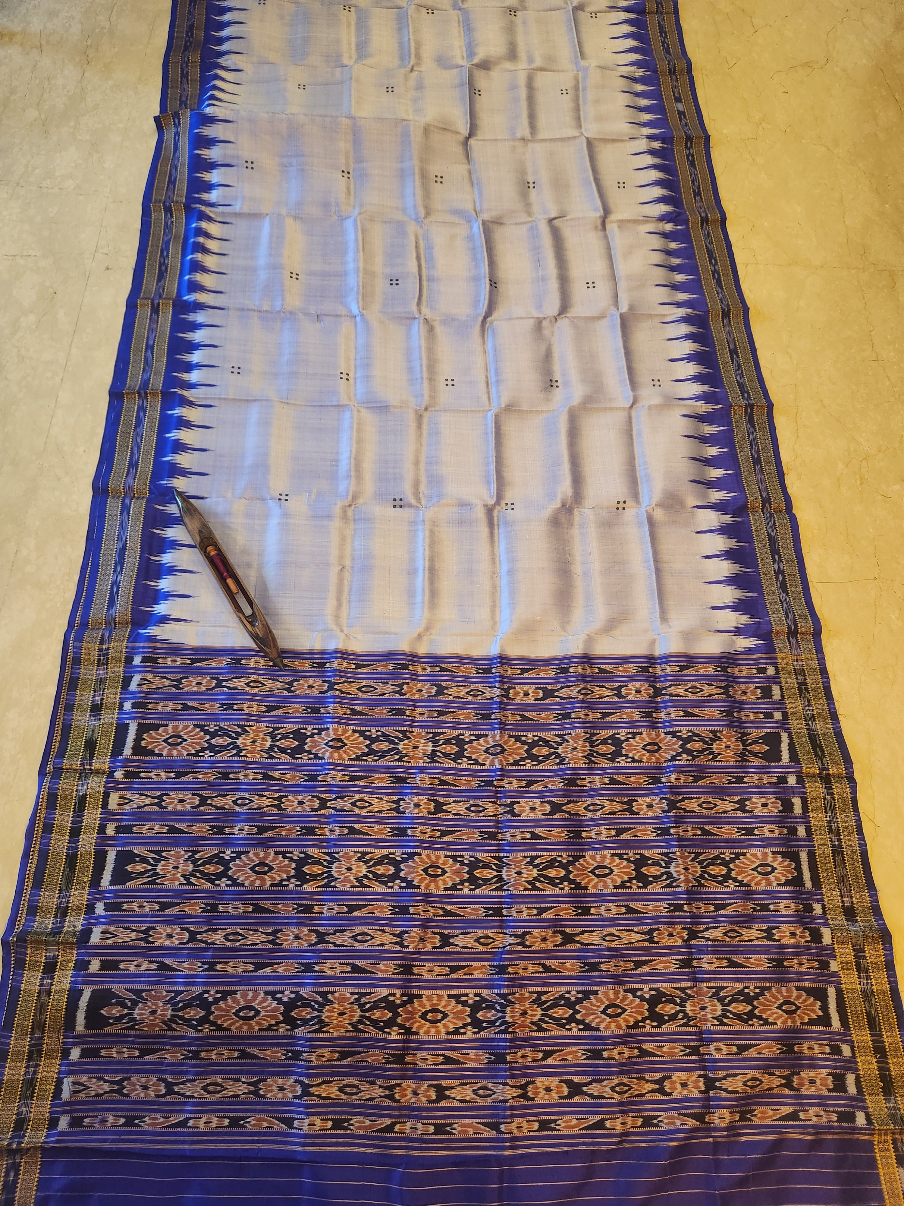 GUNJAN - Traditional Khandua Silk