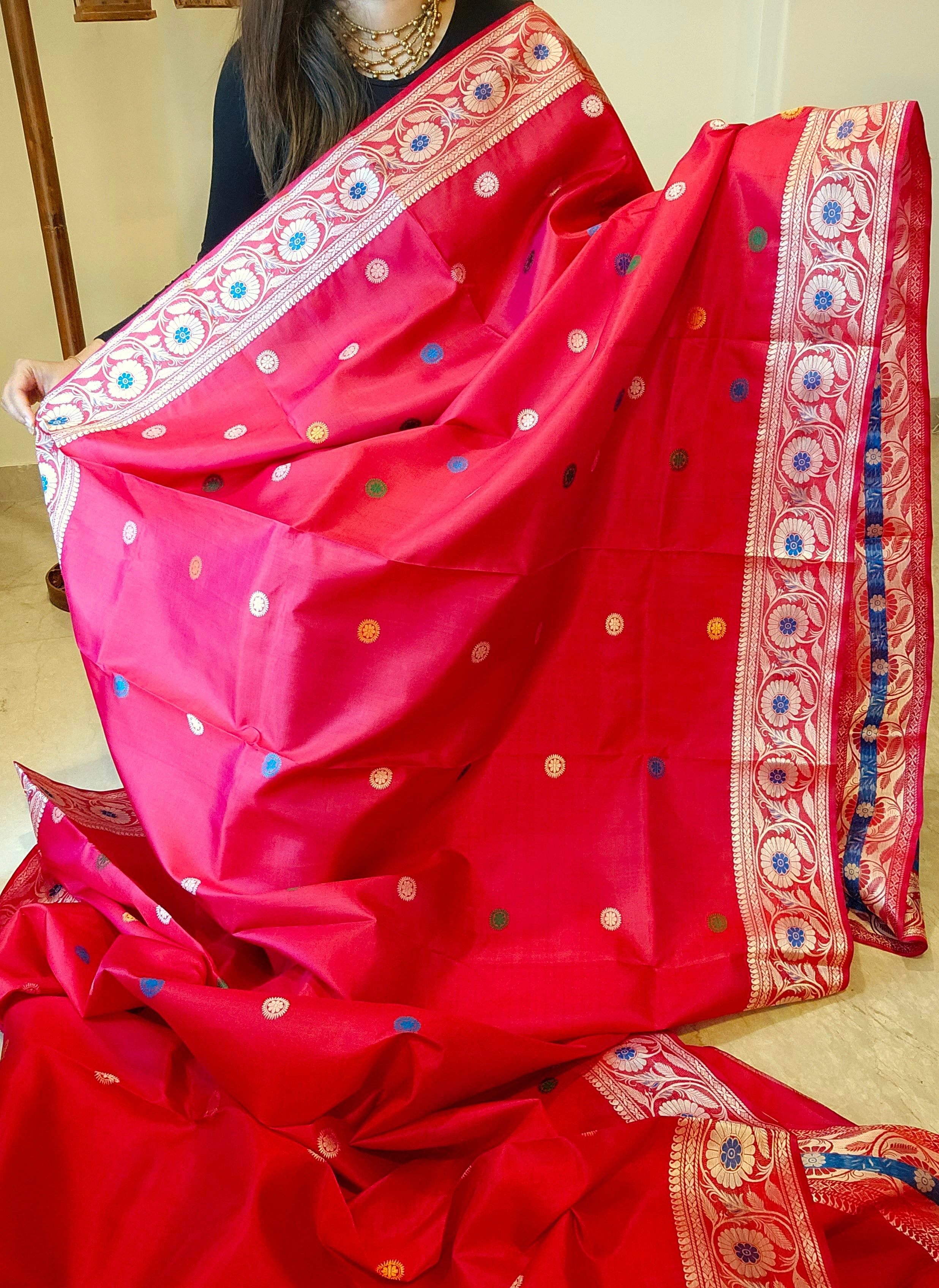 Raabtaa - Crimson Red
