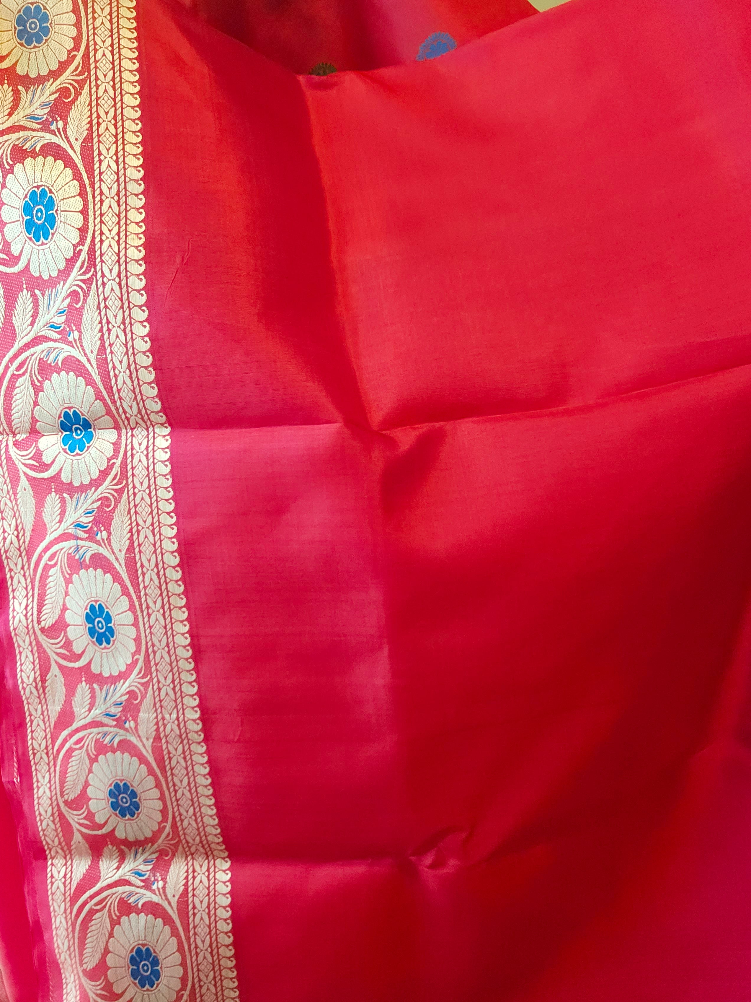 Raabtaa - Crimson Red