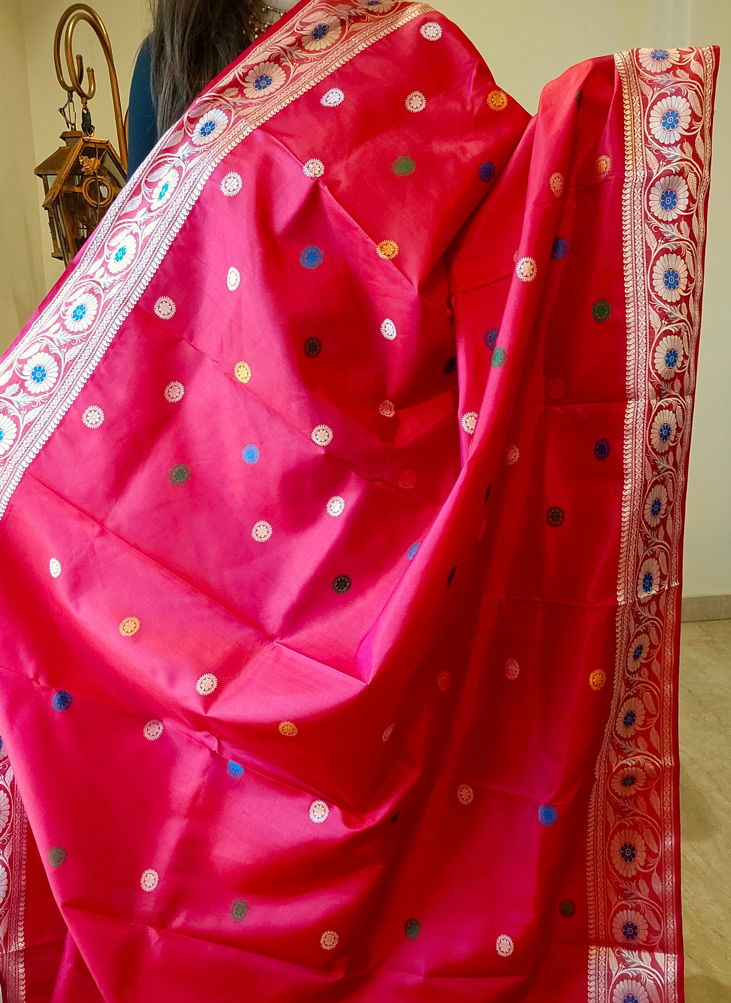 Raabtaa - Crimson Red