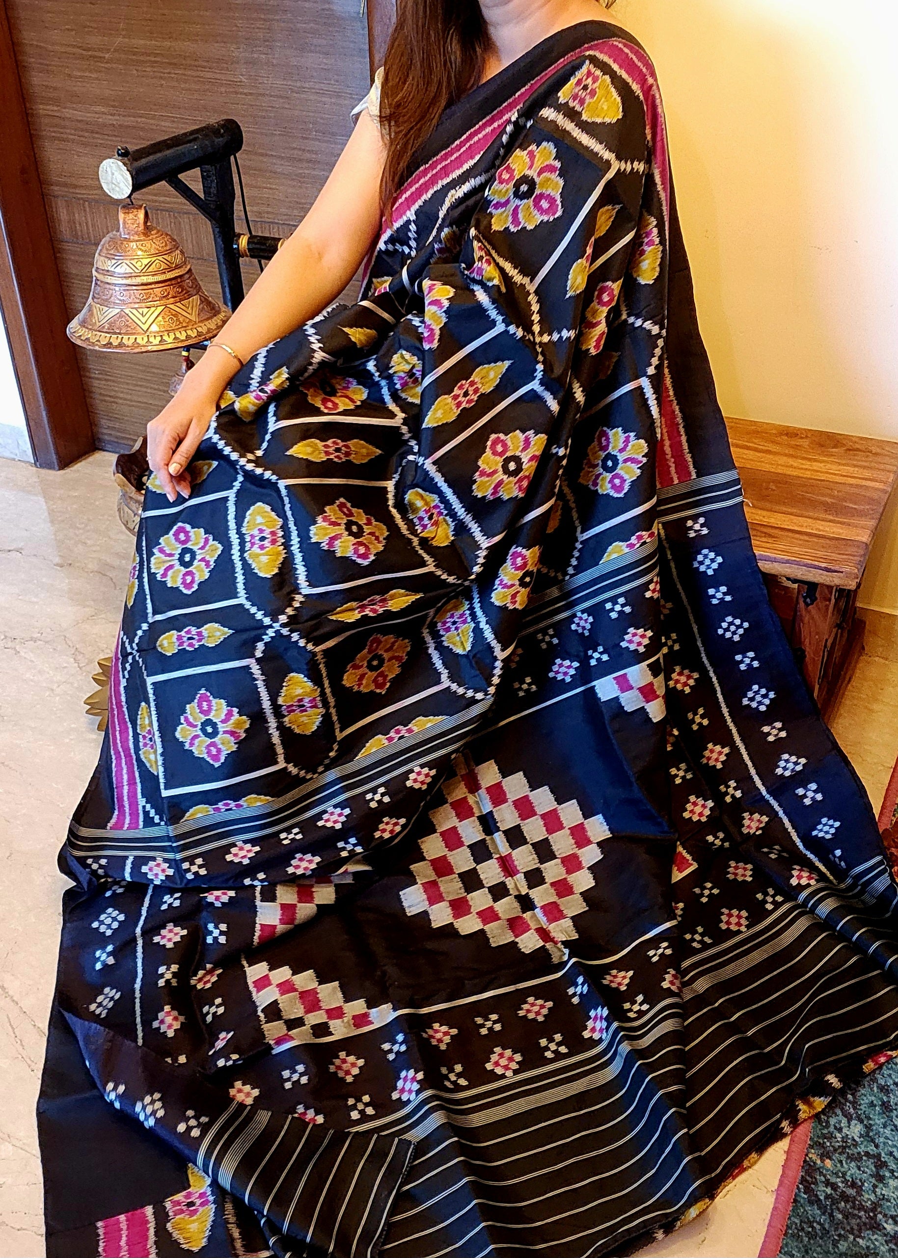 AKSAARA - Contemporary Baghambari Pasapalli design