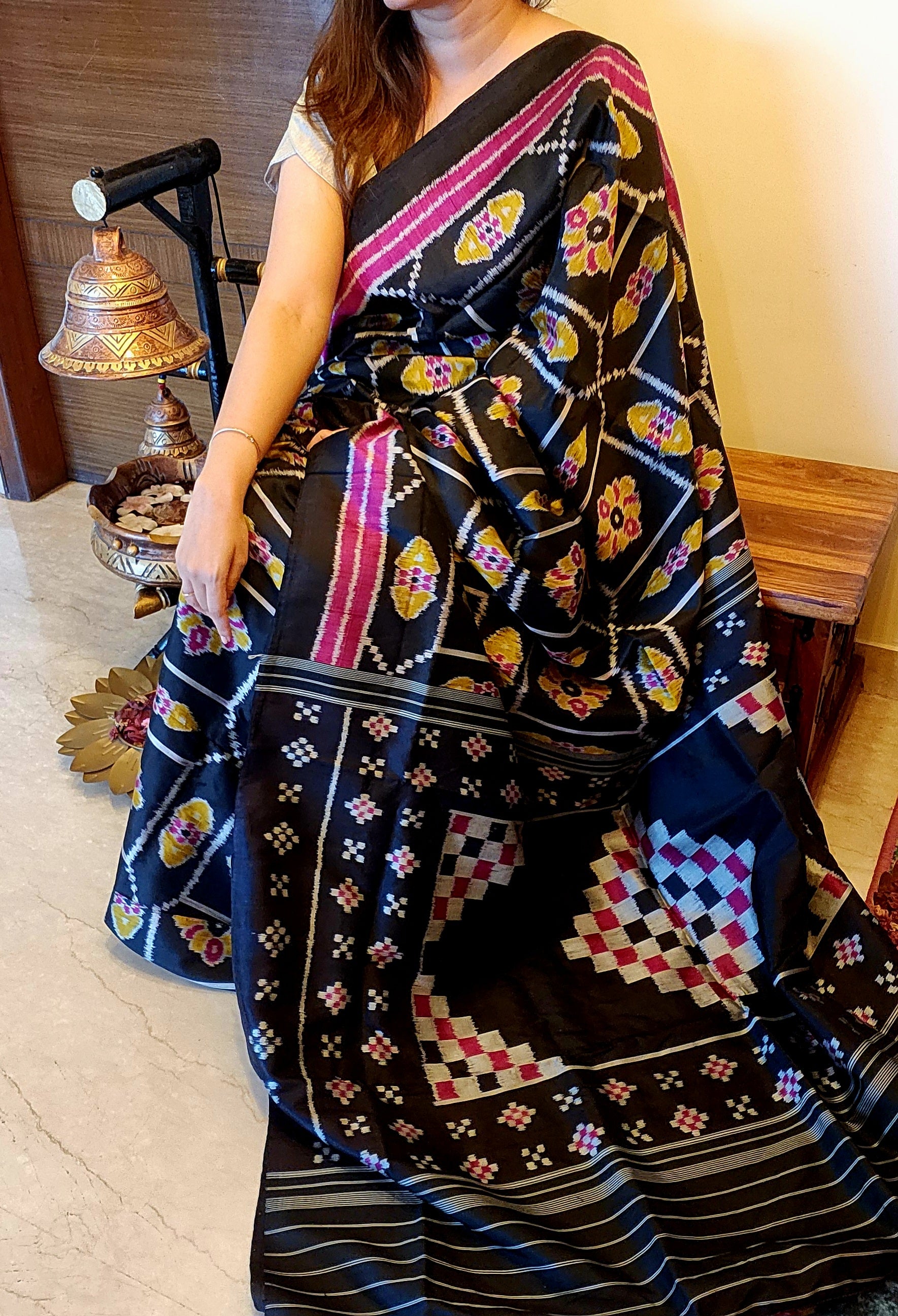 AKSAARA - Contemporary Baghambari Pasapalli design