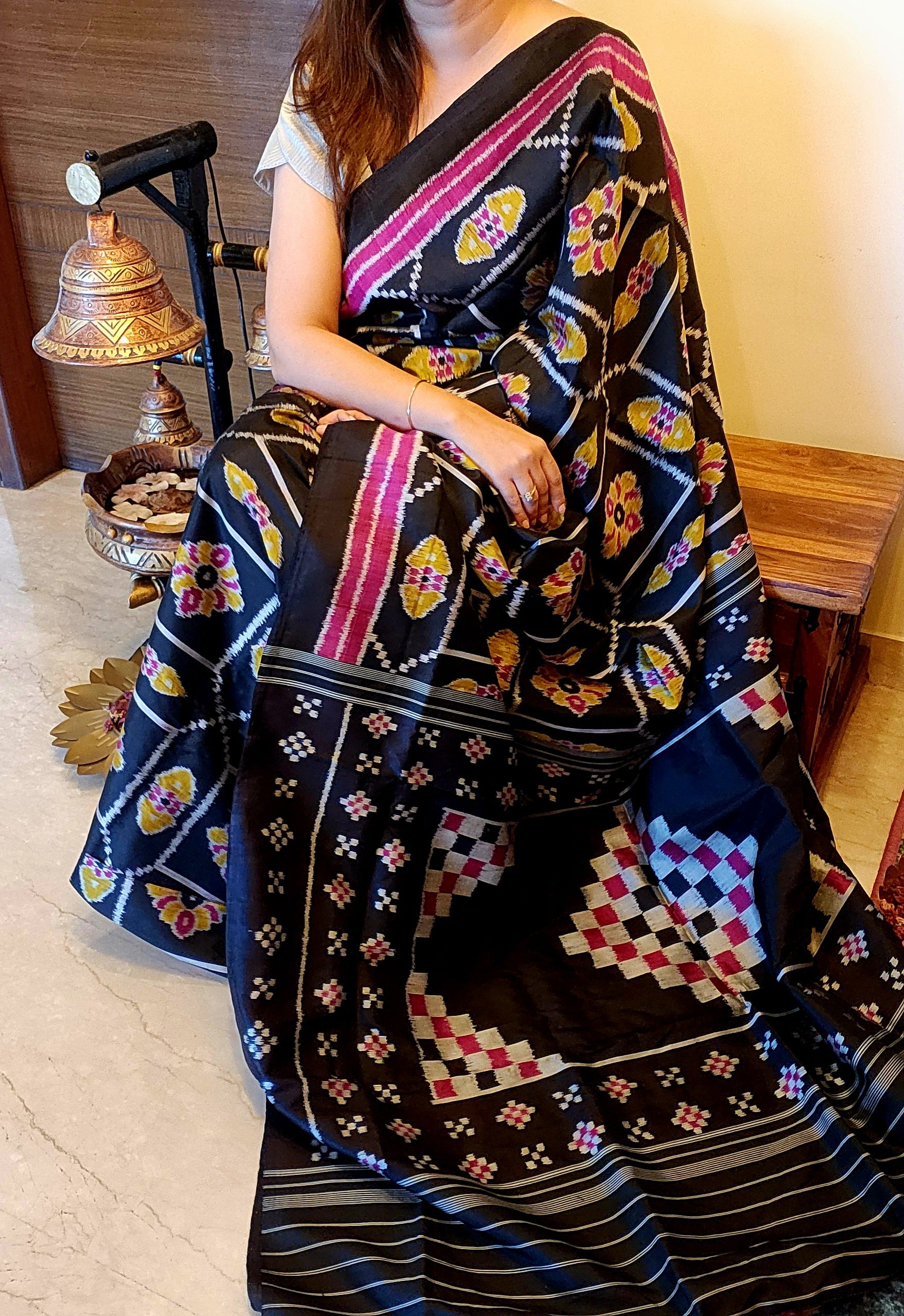 AKSAARA - Contemporary Baghambari Pasapalli design
