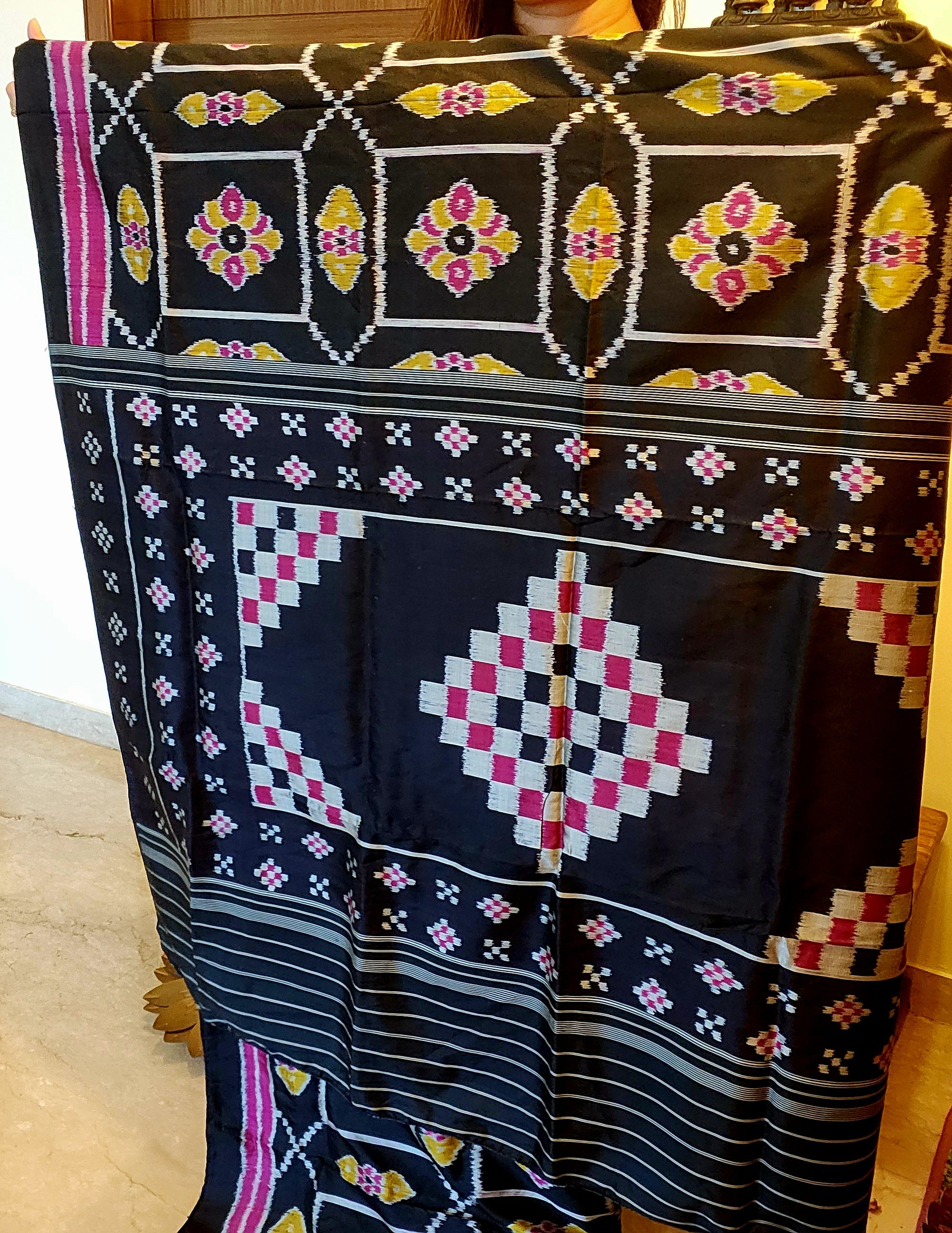 AKSAARA - Contemporary Baghambari Pasapalli design