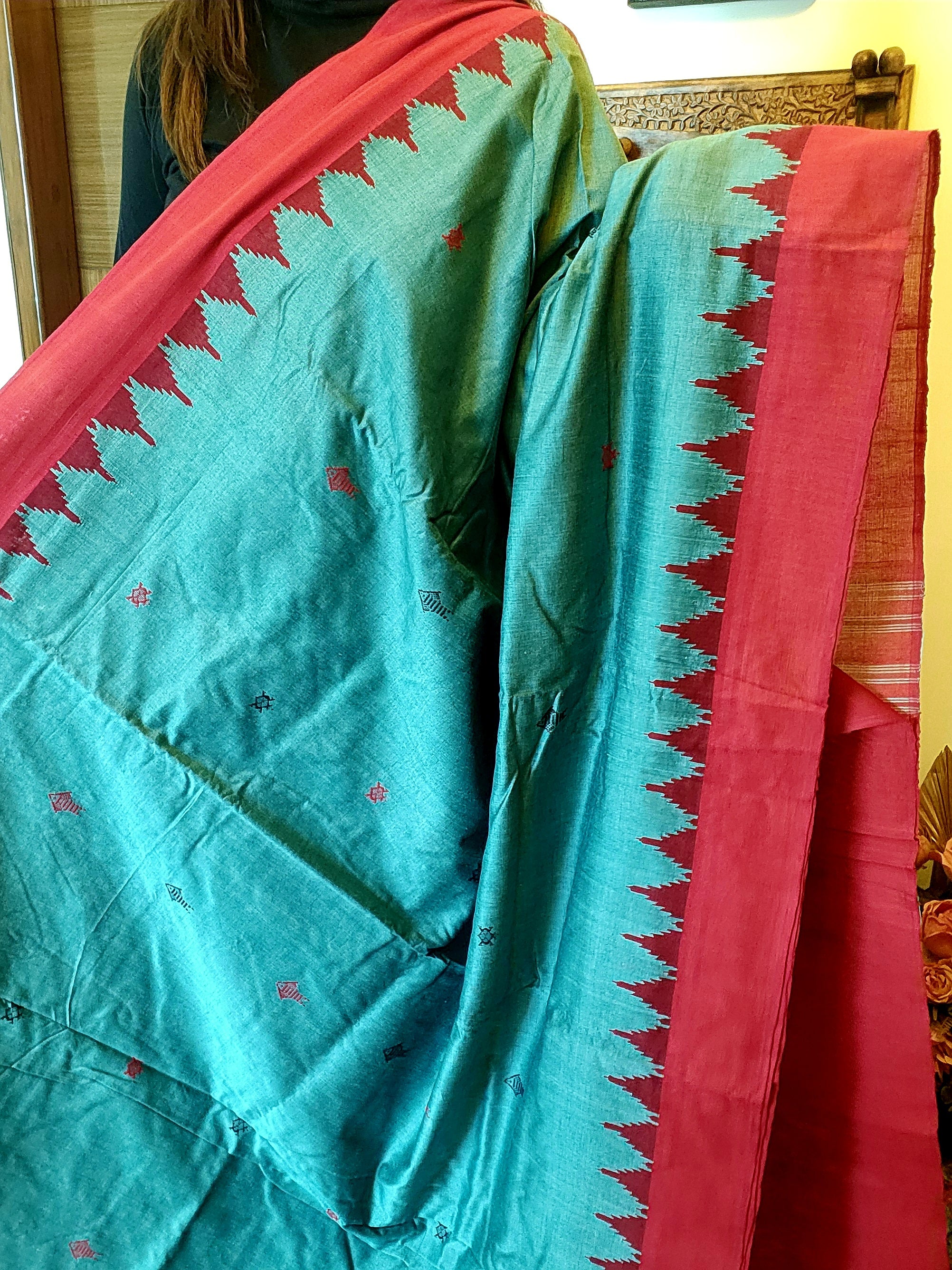 NIVA: Handwoven Sambalpuri Cotton Saree (Green-Red)