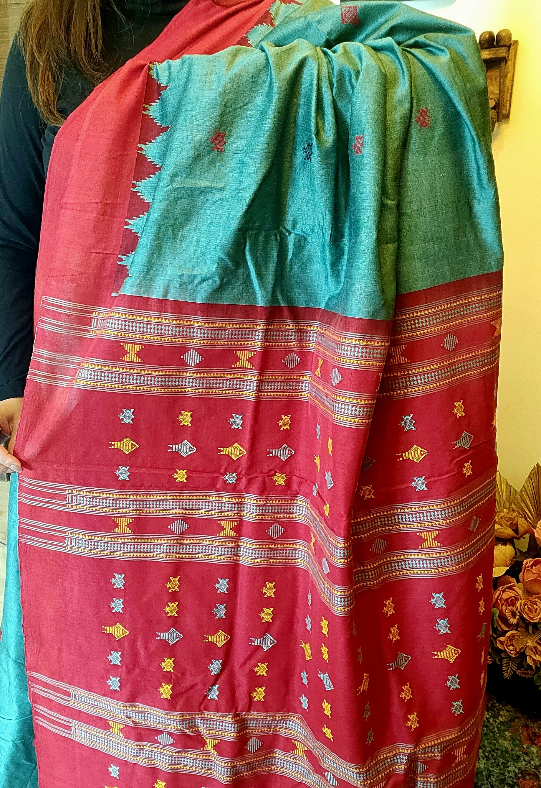 NIVA: Handwoven Sambalpuri Cotton Saree (Green-Red)