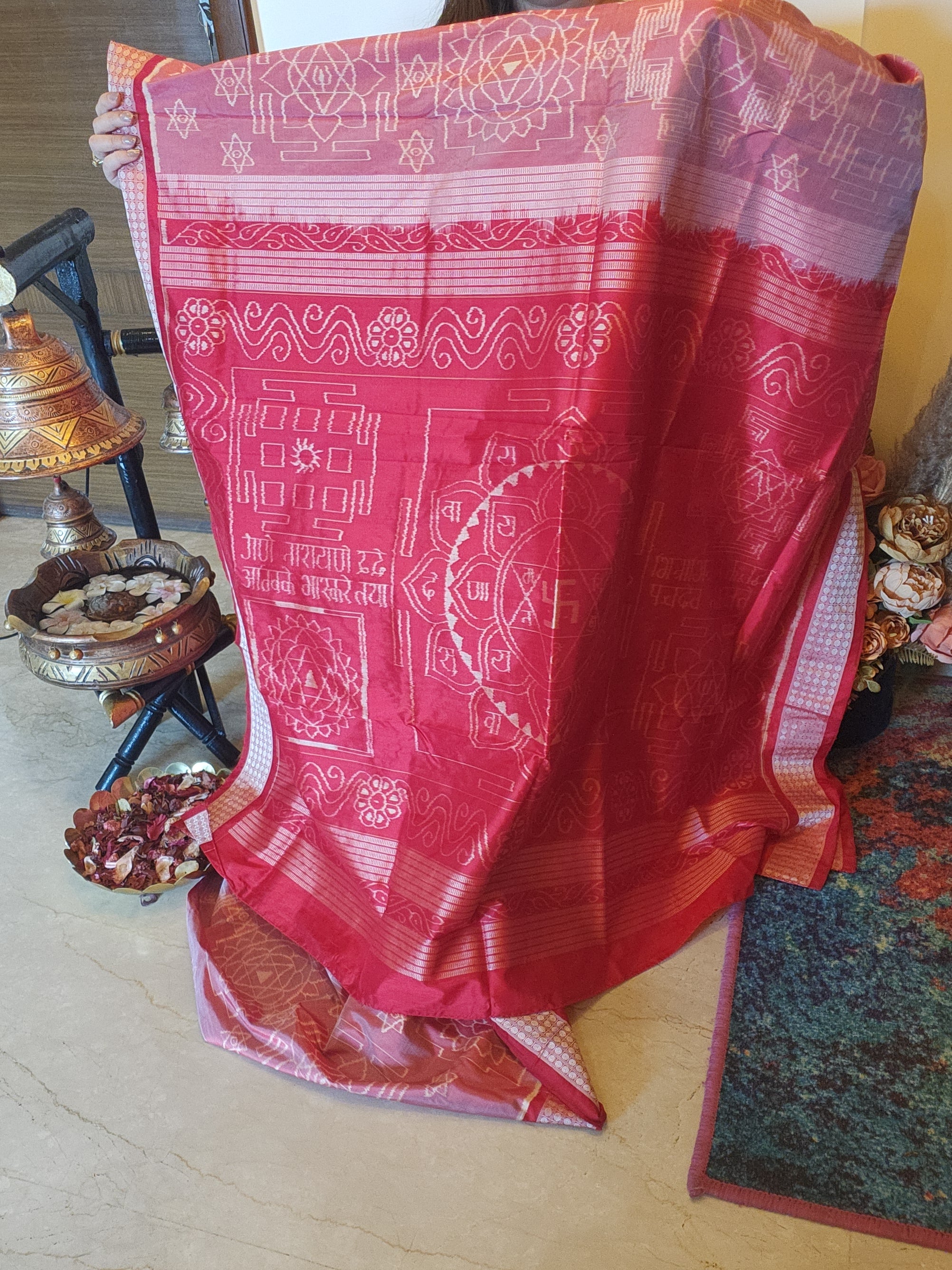 SHRI YANTRA: Handwoven Sambalpuri Silk Saree (Pink-Red)