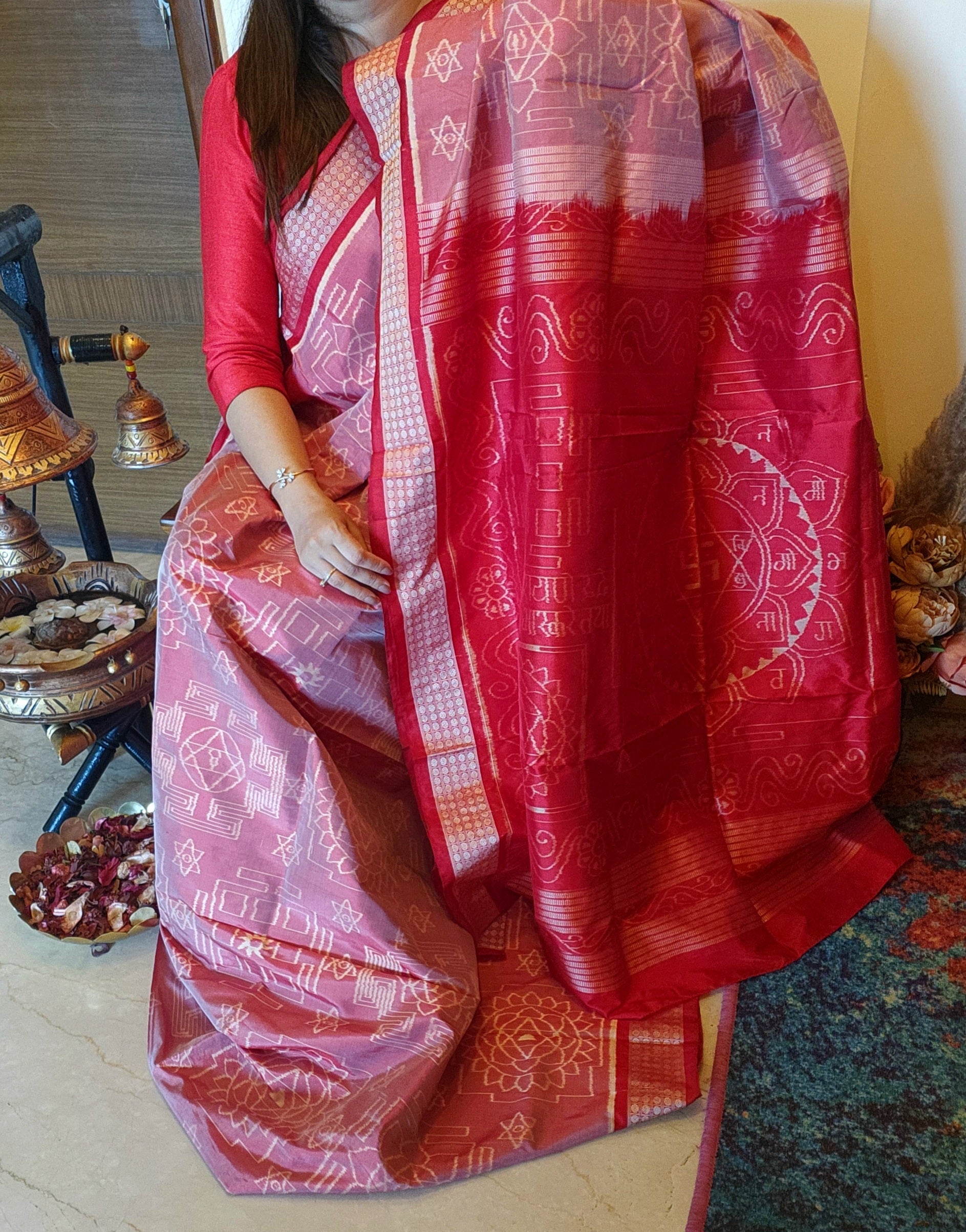 SHRI YANTRA: Handwoven Sambalpuri Silk Saree (Pink-Red)
