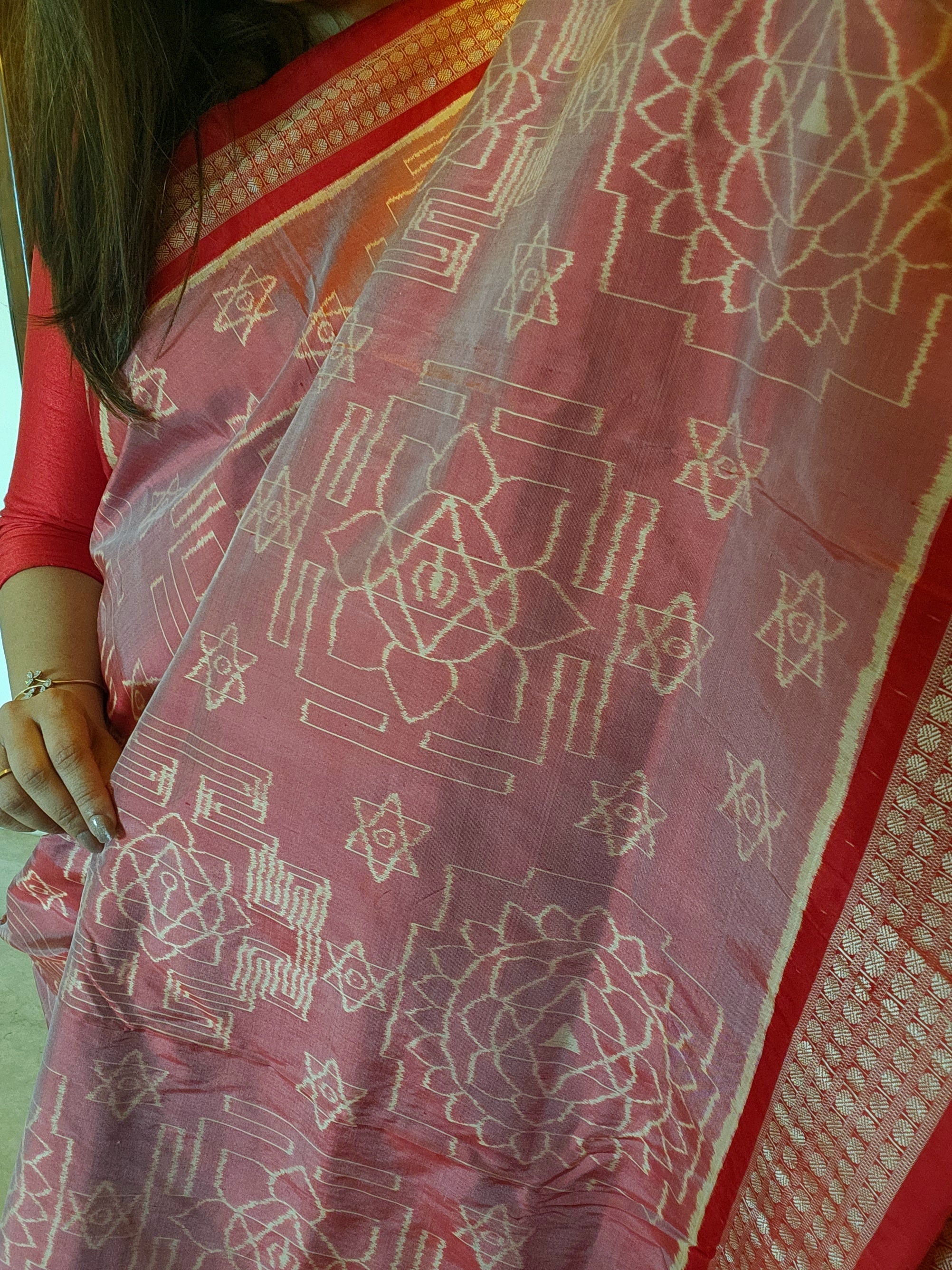 SHRI YANTRA: Handwoven Sambalpuri Silk Saree (Pink-Red)