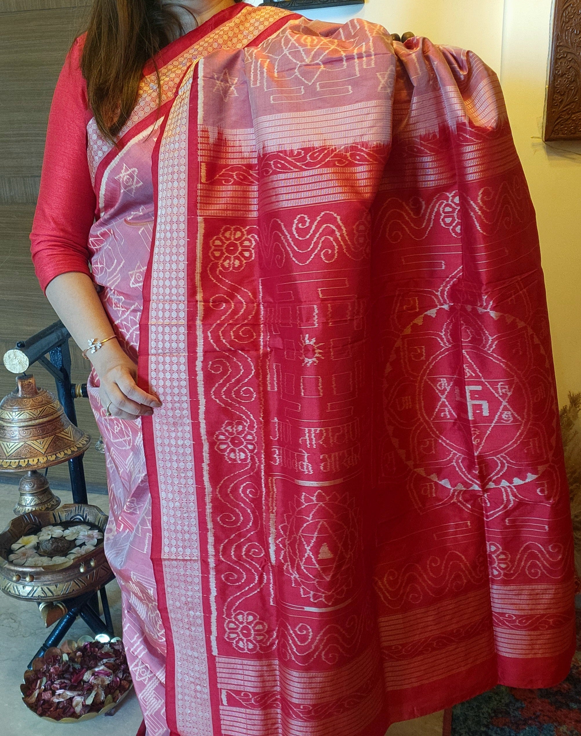 SHRI YANTRA: Handwoven Sambalpuri Silk Saree (Pink-Red)