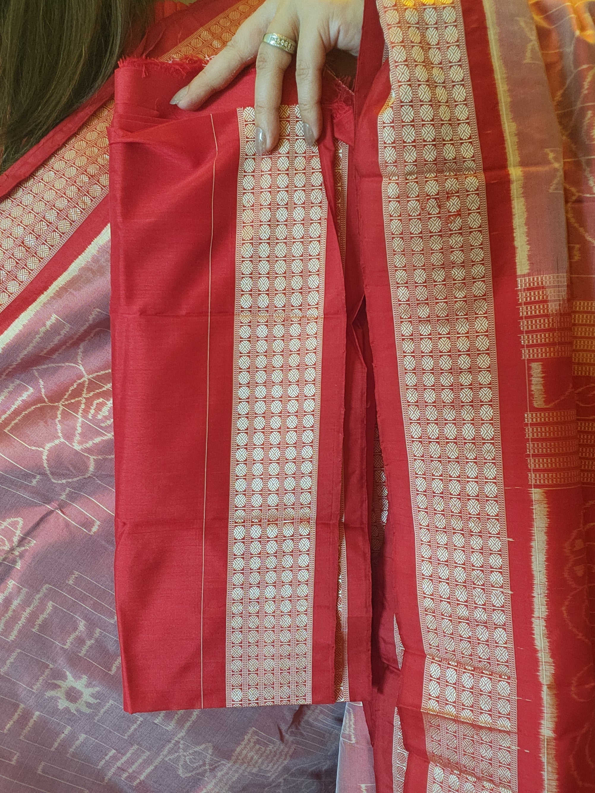 SHRI YANTRA: Handwoven Sambalpuri Silk Saree (Pink-Red)