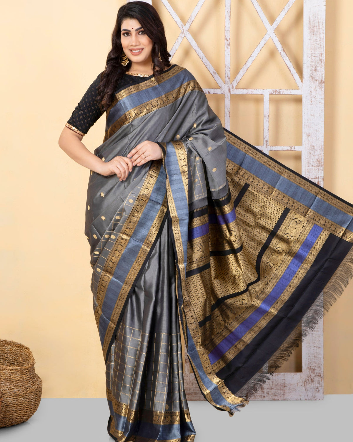 CHAKRA YALI - Handwoven Pure Kanjivaram Silk Saree