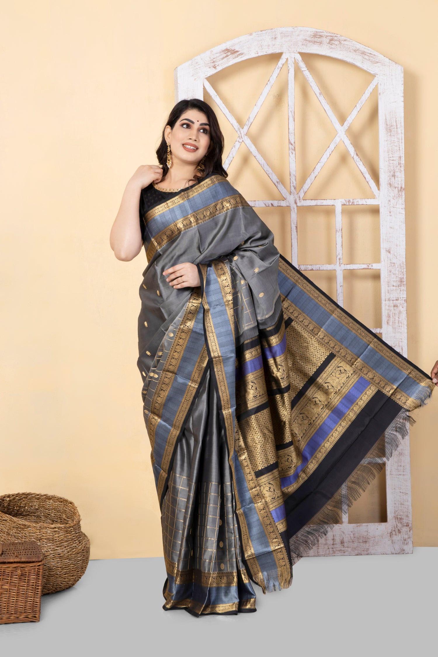 CHAKRA YALI - Handwoven Pure Kanjivaram Silk Saree