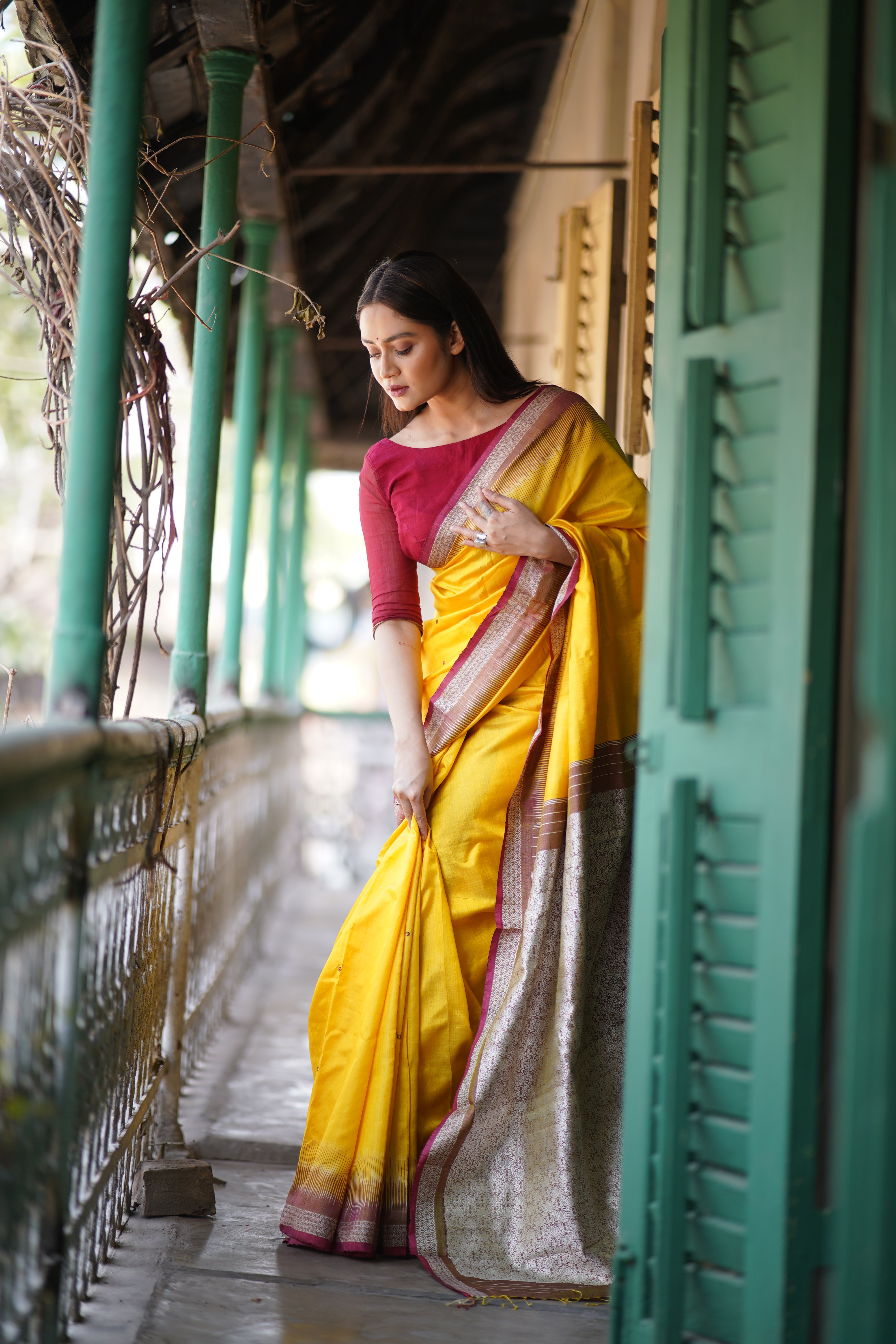 SAUNDH - Yellow