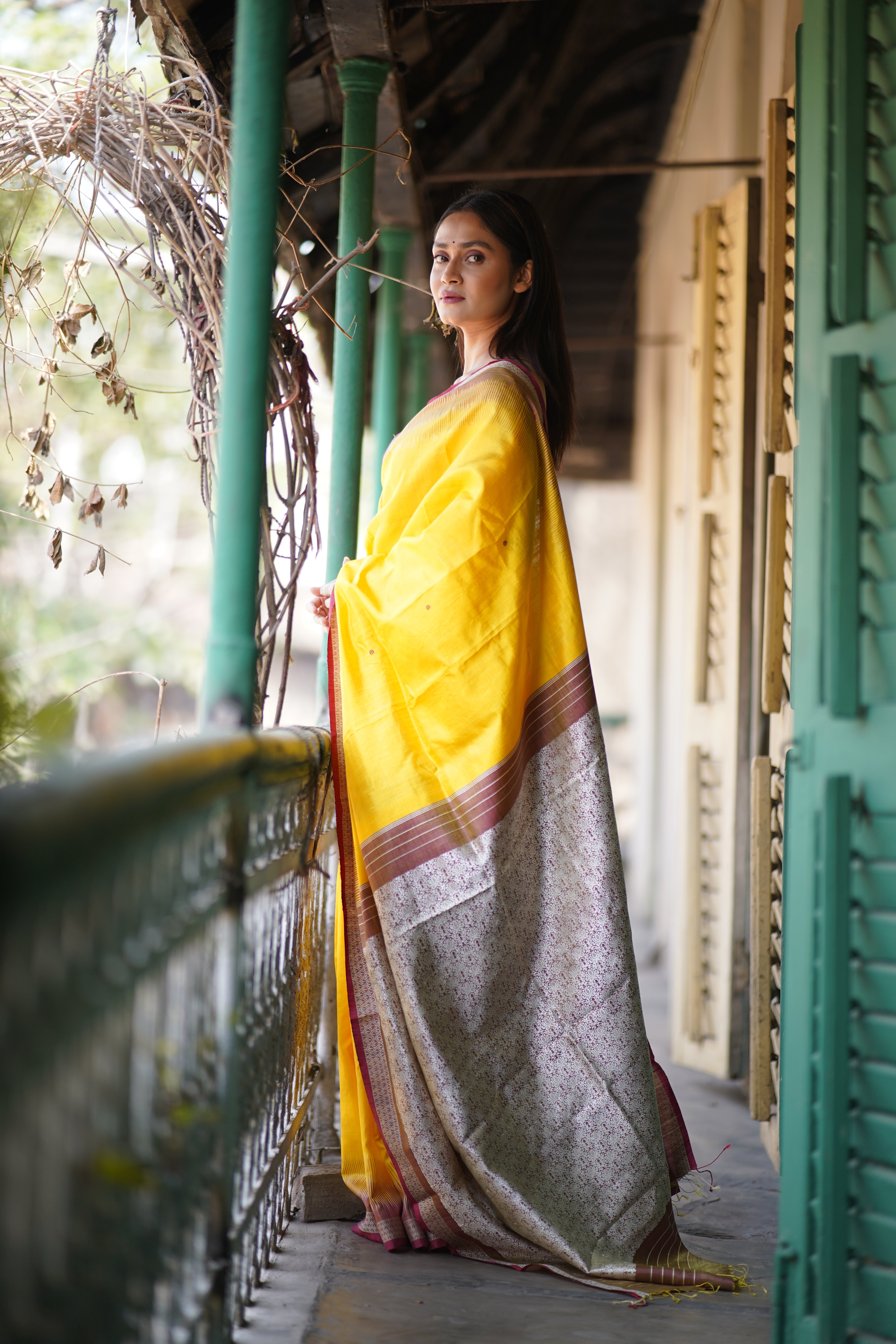 SAUNDH - Yellow