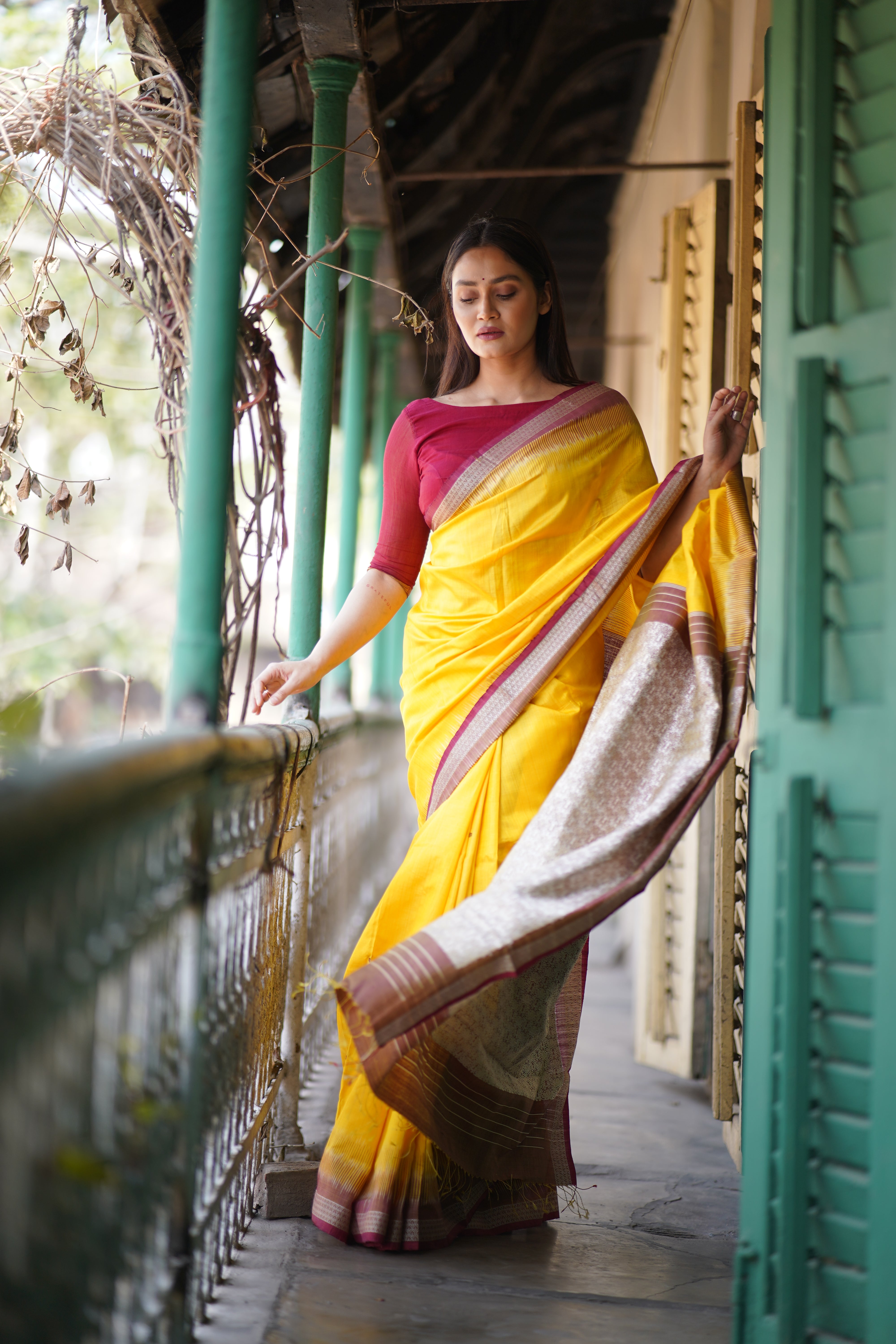 SAUNDH - Yellow