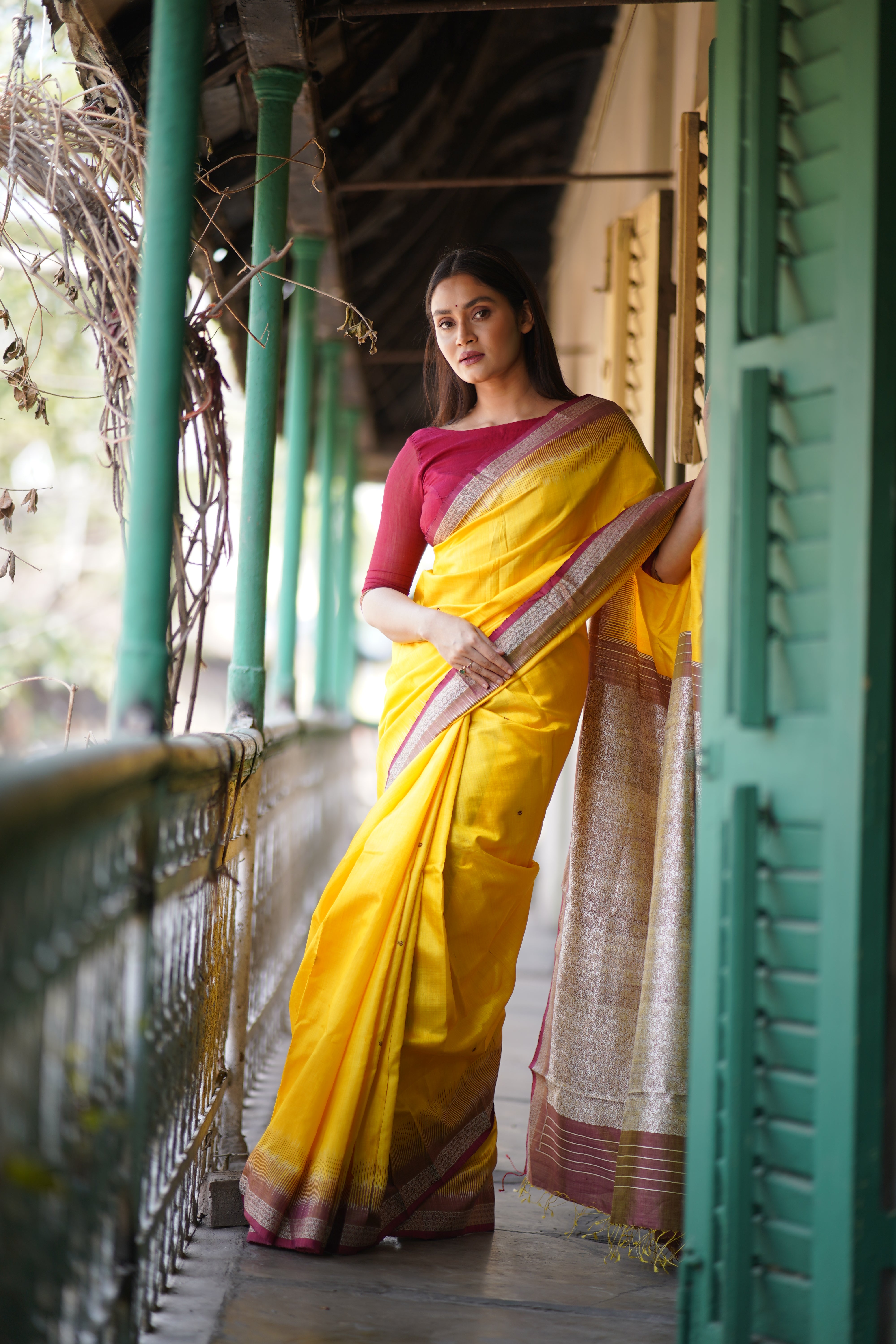SAUNDH - Yellow